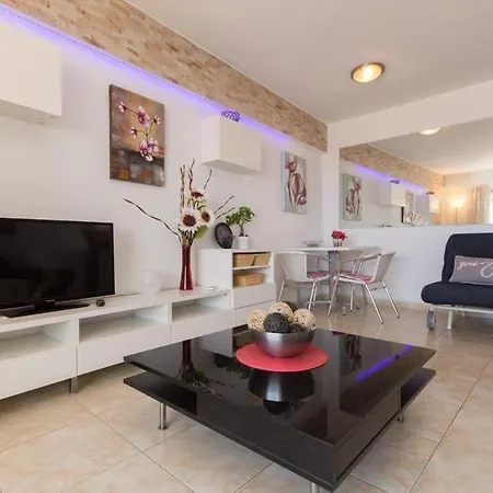 Apartment Santa Maria 102 - One Bed *