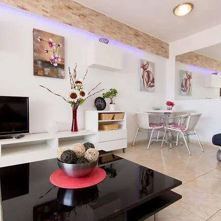 Santa Maria 102 - One Bed Apartment *